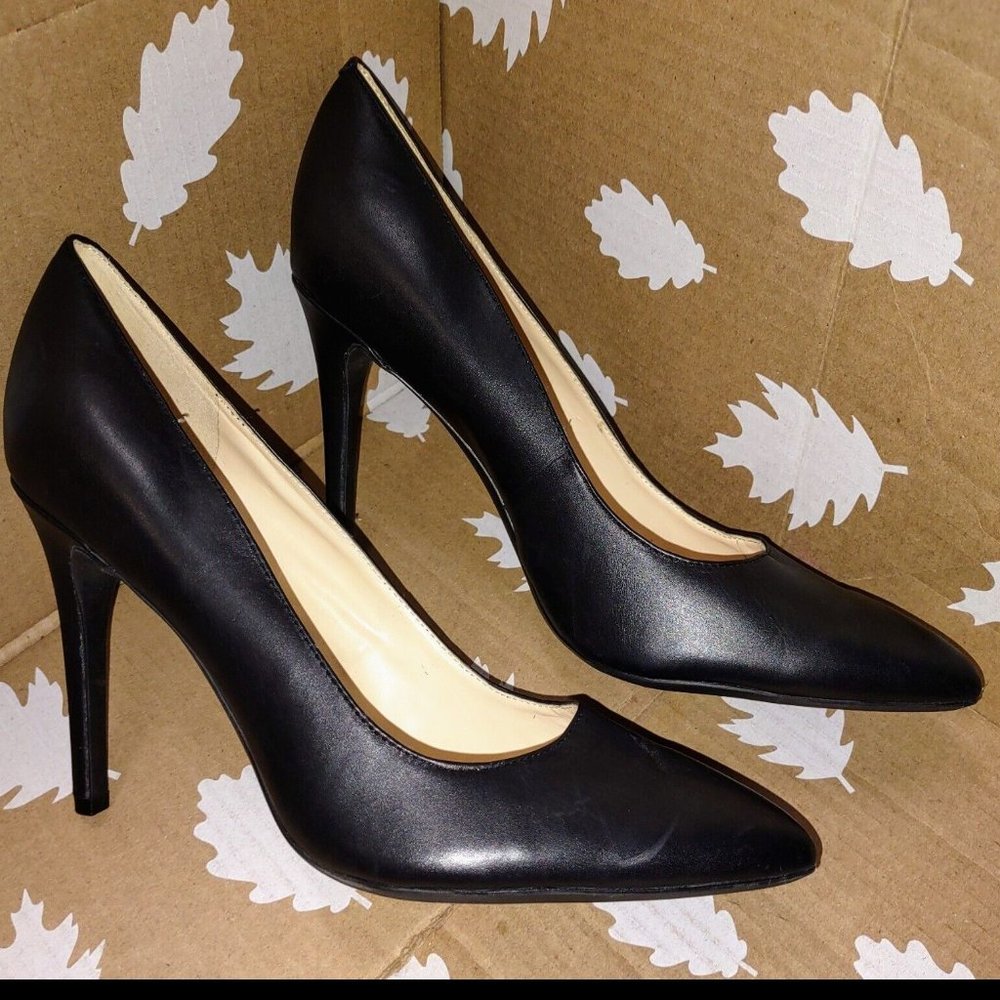 Nine West Pointy Toe Pumps Soft Black Leather MSRP $105 ~ Size 9M EUC*
